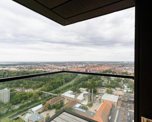 Eksklusiv 4-værelses lejlighed på 32. sal med unik udsigt over København