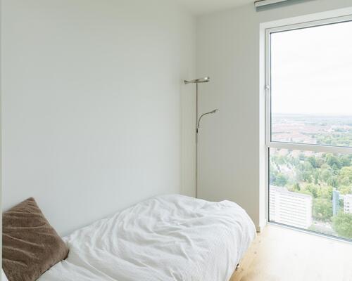 Eksklusiv 4-værelses lejlighed på 32. sal med unik udsigt over København