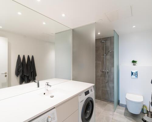 Eksklusiv 4-værelses lejlighed på 32. sal med unik udsigt over København