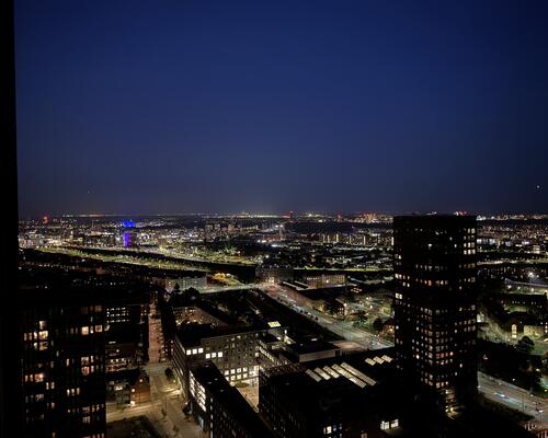 Eksklusiv 4-værelses lejlighed på 32. sal med unik udsigt over København