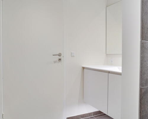 Kun 2 måneders depositium - Stor 3-værelses lejlighed med altan