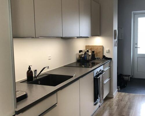 Dejlig 2-værelses lejlighed med egen terrasse.