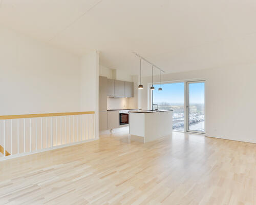 4-værelses bolig i 2 plan med egen tagterrasse!