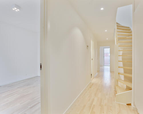 4-værelses bolig i 2 plan med egen tagterrasse!