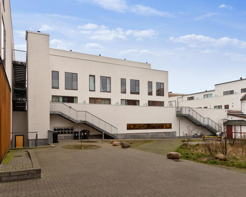 4-værelses bolig i 2 plan med egen tagterrasse!