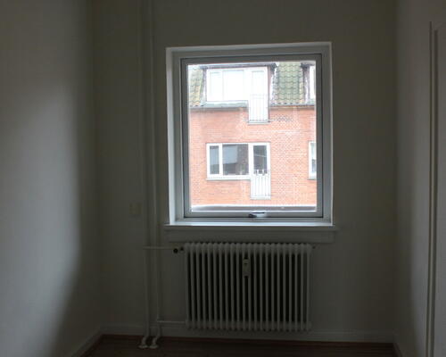 Stor delevenlig 3-værelses med altan i Odense C!