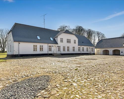 10 værelses hus i Vonge