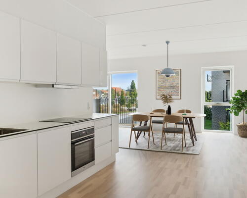 KUN 2 MÅNEDERS DEPOSITUM - Stor 3-værelses beliggende øverst med fri udsigt