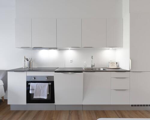 Denne nyopførte toværelses lejebolig i Horsens er skabt til parret eller singlen, der værdsætter rummelighed og moderne design. Til boligen hører eget skur. Obs: denne bolig er spejlvendt ift. plantegning.