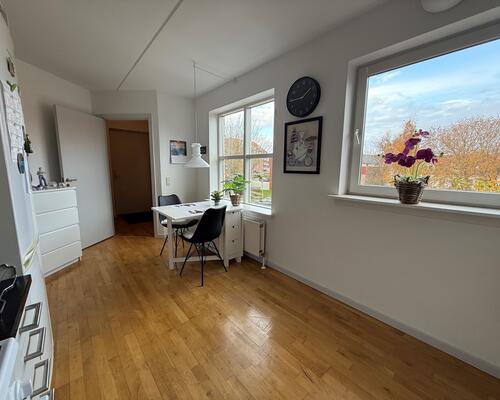 Frederikshavn midtby - 2 værelses lejlighed med altan.