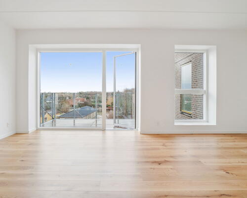 Flot moderne 4-værelses bolig med plads til hele familien og altan ud til gården!