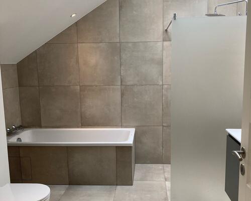 Charmerende 3. værelses herskabslejlighed