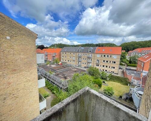Vejle - Skøn taglejlighed i centrum