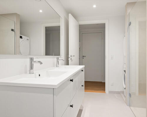 Lækker og ny istandsat 4 værelses lejlighed med adgang til fælles tagterrasse