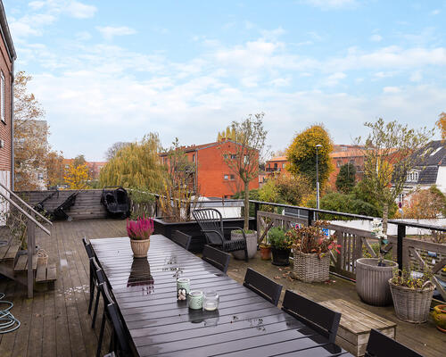 Lækker og ny istandsat 4 værelses lejlighed med adgang til fælles tagterrasse
