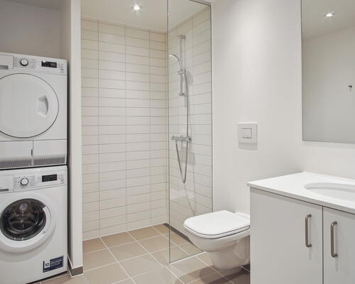 2-værelses lejlighed på 76 m2 med egen altan, god planløsning og flot udsigt!