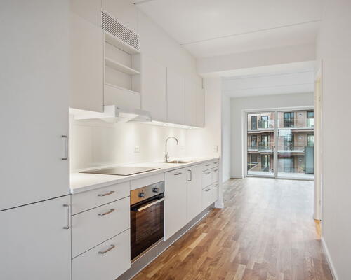 2-værelses lejlighed på 76 m2 med egen altan, god planløsning og flot udsigt!