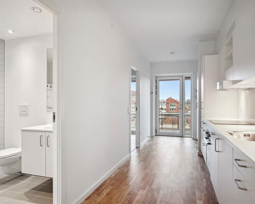 2-værelses lejlighed på 76 m2 med egen altan, god planløsning og flot udsigt!