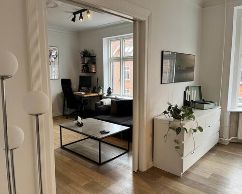 Komplet nyrenoveret 3-værelses på 84 m2 tæt på Aalborg midtby, Station og Busterminal – delevenlig