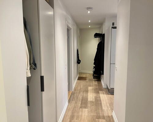 Komplet nyrenoveret 3-værelses på 84 m2 tæt på Aalborg midtby, Station og Busterminal – delevenlig