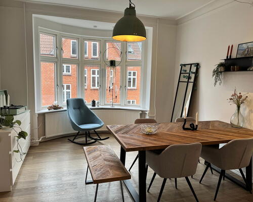 Komplet nyrenoveret 3-værelses på 84 m2 tæt på Aalborg midtby, Station og Busterminal – delevenlig