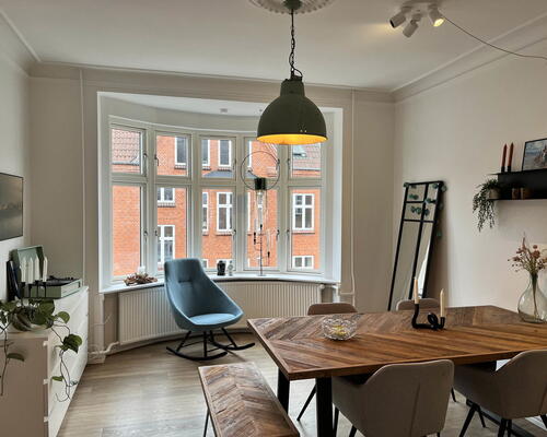 Komplet nyrenoveret 3-værelses på 84 m2 tæt på Aalborg midtby, Station og Busterminal – delevenlig