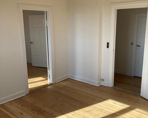 Centralt beliggende med fælles have...