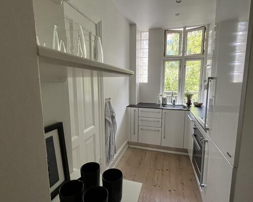 Flot møbleret lejlighed | København V.