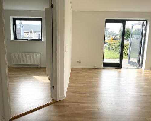 Moderne rækkehus med egen have og 2 terrasser