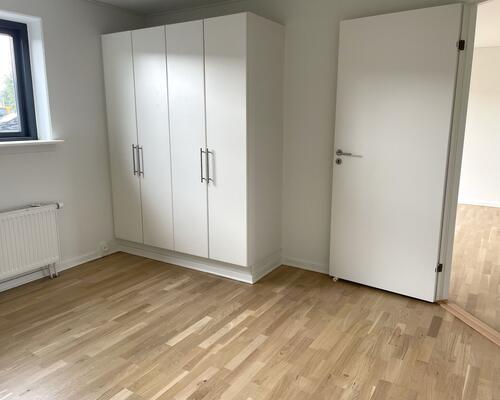 Moderne rækkehus med egen have og 2 terrasser