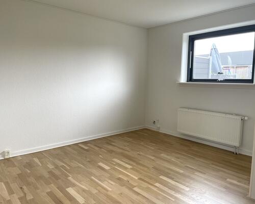 Moderne rækkehus med egen have og 2 terrasser