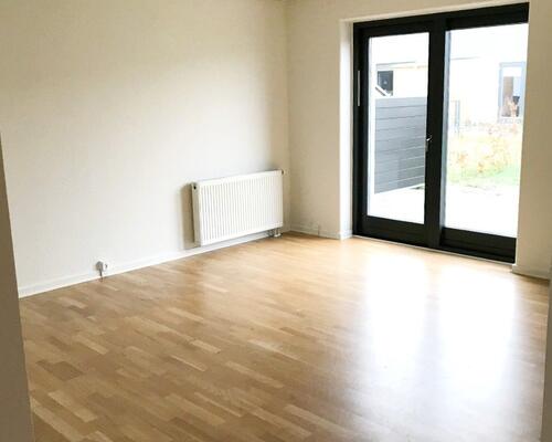 Moderne rækkehus med egen have og 2 terrasser