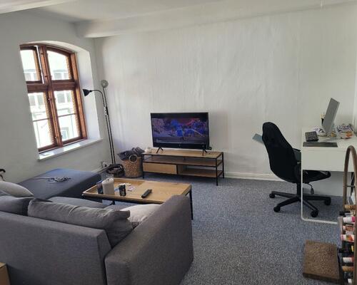 Dejlig 2. værelses midt i byen