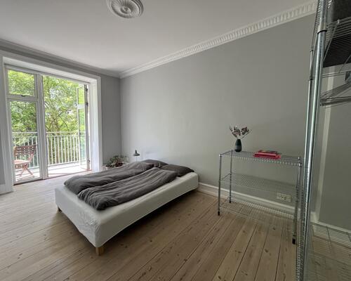 Flot møbleret lejlighed | København V.