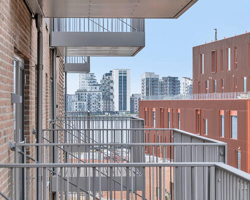 Moderne 4-værelses lejlighed med altan og udsigt i Nørresundby