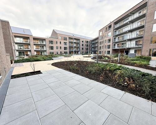 Lys 4-værelses lejlighed med altan i Nørresundby