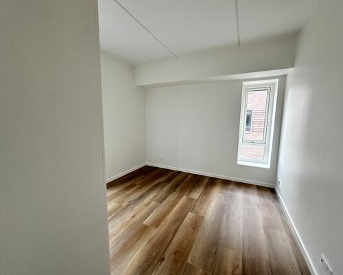 Lys 4-værelses lejlighed med altan i Nørresundby