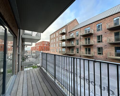 Lys 4-værelses lejlighed med altan i Nørresundby