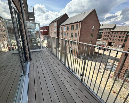 Moderne 4-værelses lejlighed med altan i Nørresundby