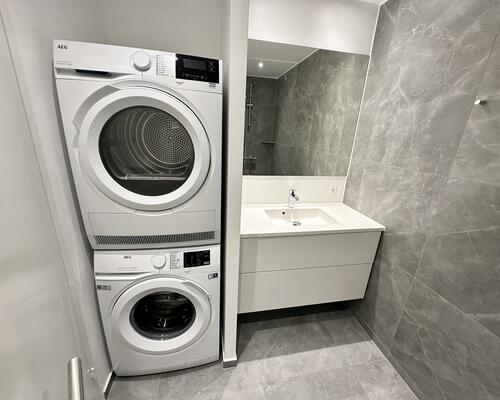 Moderne 4-værelses lejlighed med altan i Nørresundby