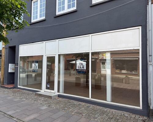 Butik til leje i Grindsted Centrum. 82m2 + 82m2 kl