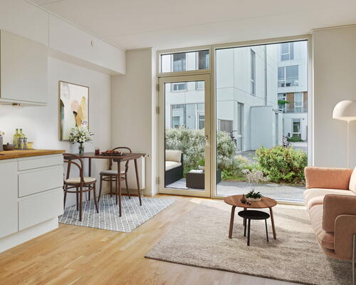 Stor 3-værelses lejebolig i 2 plan - centralt placeret i Vanløse