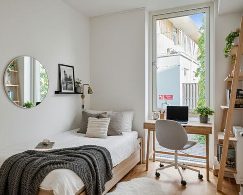 Stor 3-værelses lejebolig i 2 plan - centralt placeret i Vanløse