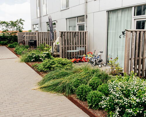 Stor 3-værelses lejebolig i 2 plan - centralt placeret i Vanløse