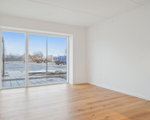 Rummelig 2-værelses lejlighed med terrasse