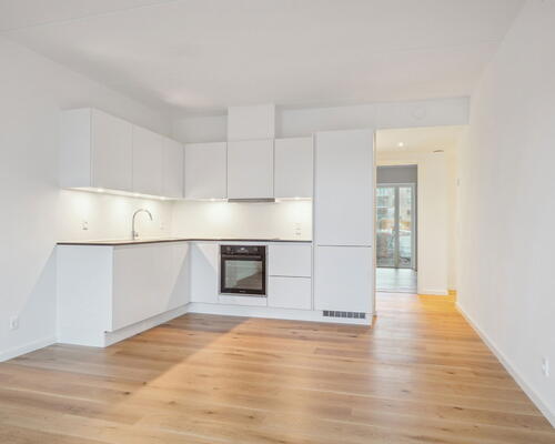 Rummelig 2-værelses lejlighed med terrasse