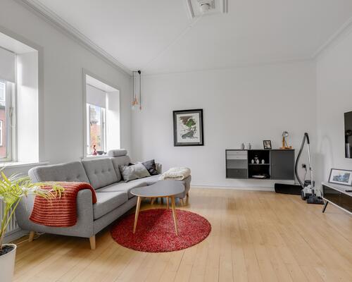 Stor 3-værelses med altan