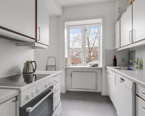 Stor 3-værelses med altan