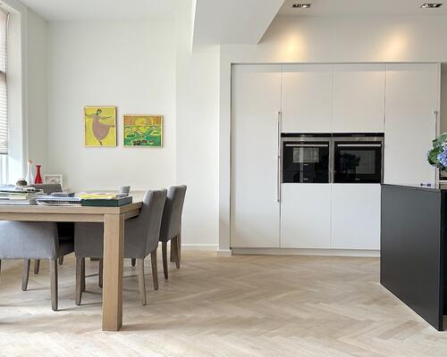 Unik lejlighed med privat altan, i hjertet af København