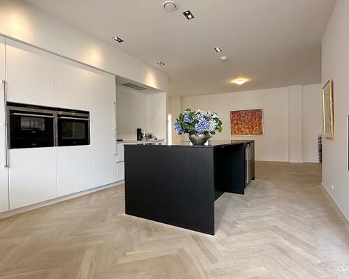 Unik lejlighed med privat altan, i hjertet af København